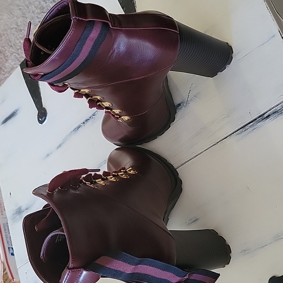 JustFab dark red, ankle high heeled boots - Picture 3 of 10